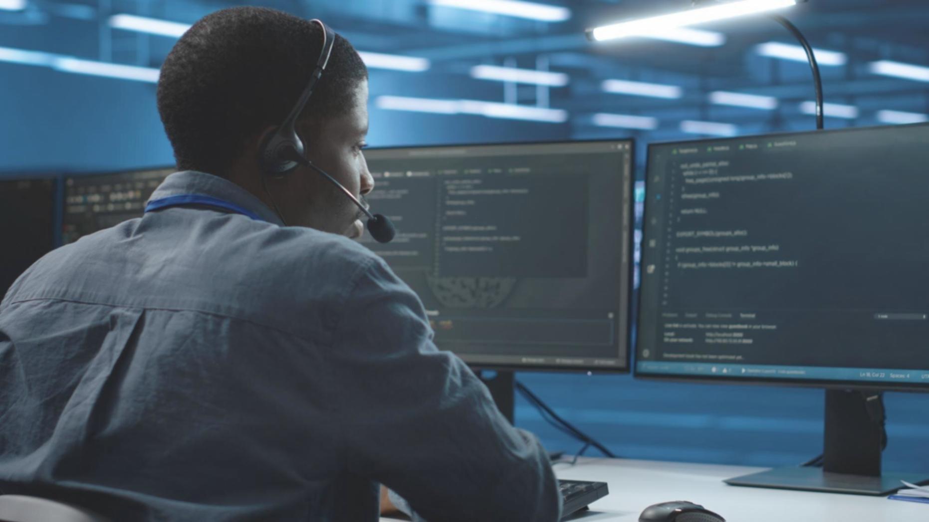 Praca zespołowa nad projektem digitalizacji finansów